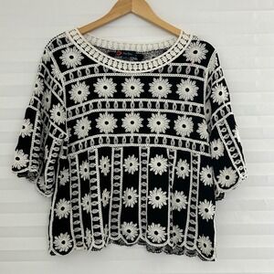 Indigo Poppy Black White Floral Embroidered Crochet Boho Festival Crop Top L